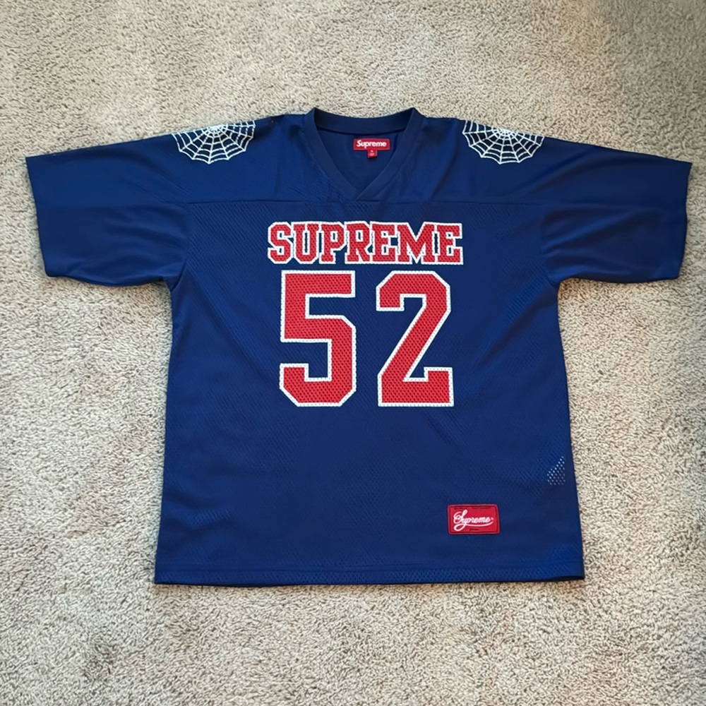 Men’s Size Medium Supreme Jersey
